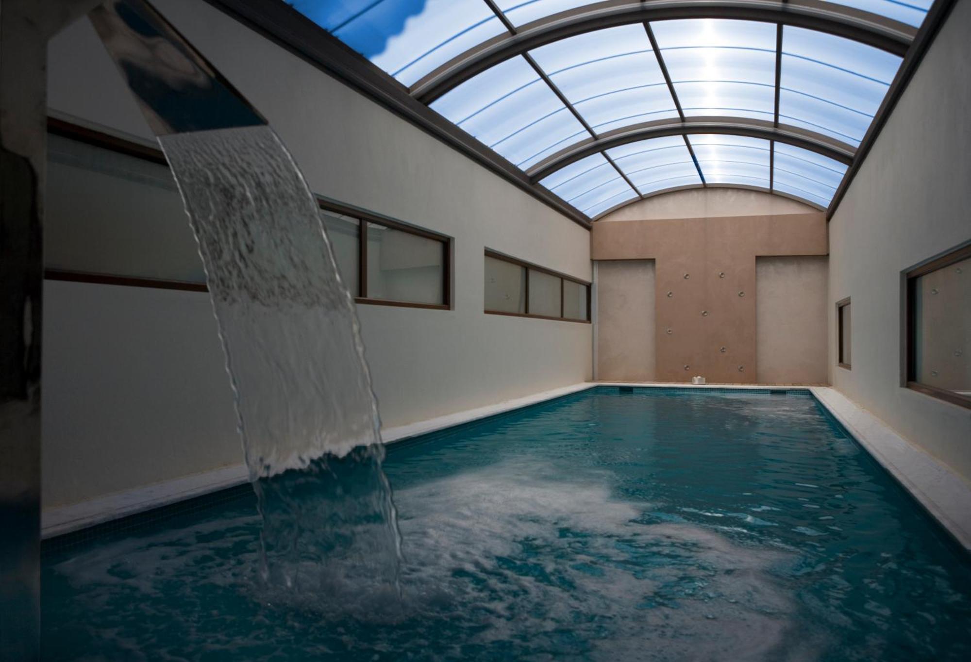 Valis Resort Hotel โวโลส ภายนอก รูปภาพ The indoor pool