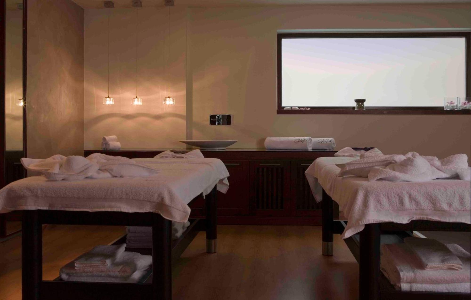 Valis Resort Hotel โวโลส ภายนอก รูปภาพ Massage beds
