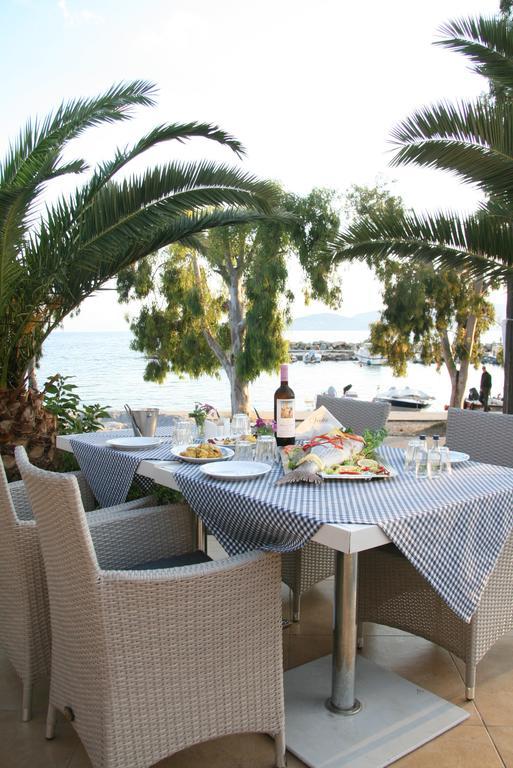 Valis Resort Hotel โวโลส ภายนอก รูปภาพ A Greek table