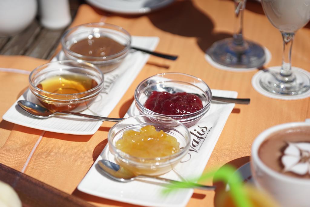 Valis Resort Hotel โวโลส ภายนอก รูปภาพ Jaffa cakes